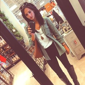 Meet your Posher, Katie